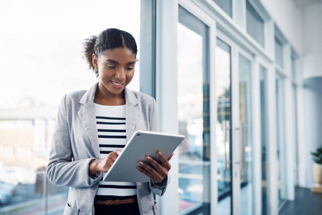How to Create a Strong Online Presence and Build Your Brand Professional entrepreneur building a strong online presence using SEO, branding, social media marketing, and website optimization strategies.